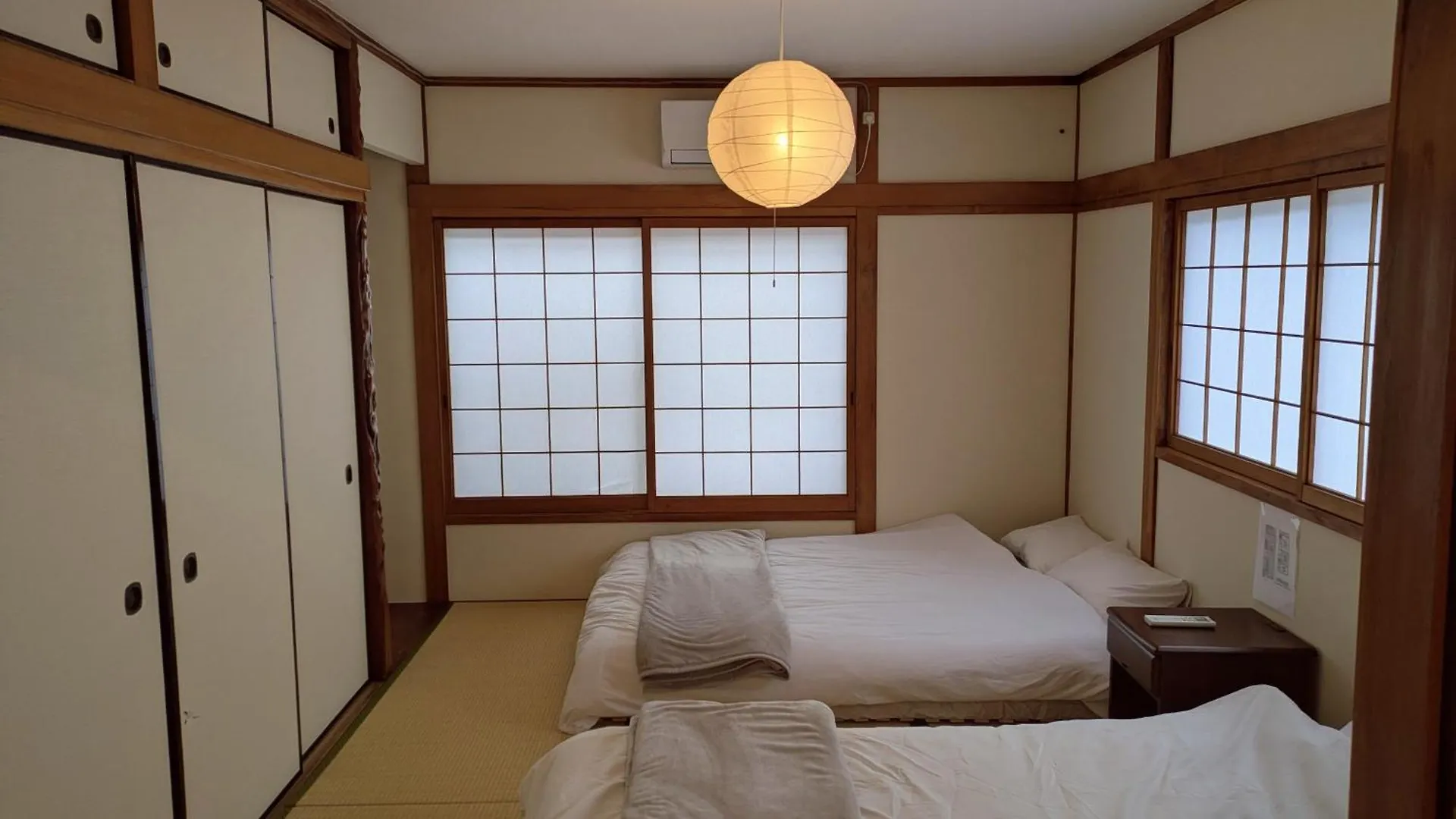 Umeda Oideya,梅田まで5分,古民家の貸切,最大8名,駅から徒歩5分 Apartment Osaka