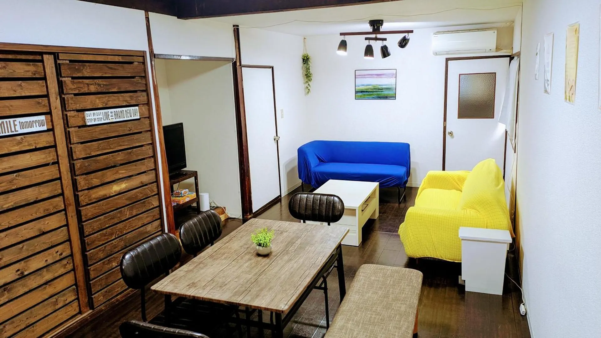 Umeda Oideya,梅田まで5分,古民家の貸切,最大8名,駅から徒歩5分 Apartment Osaka