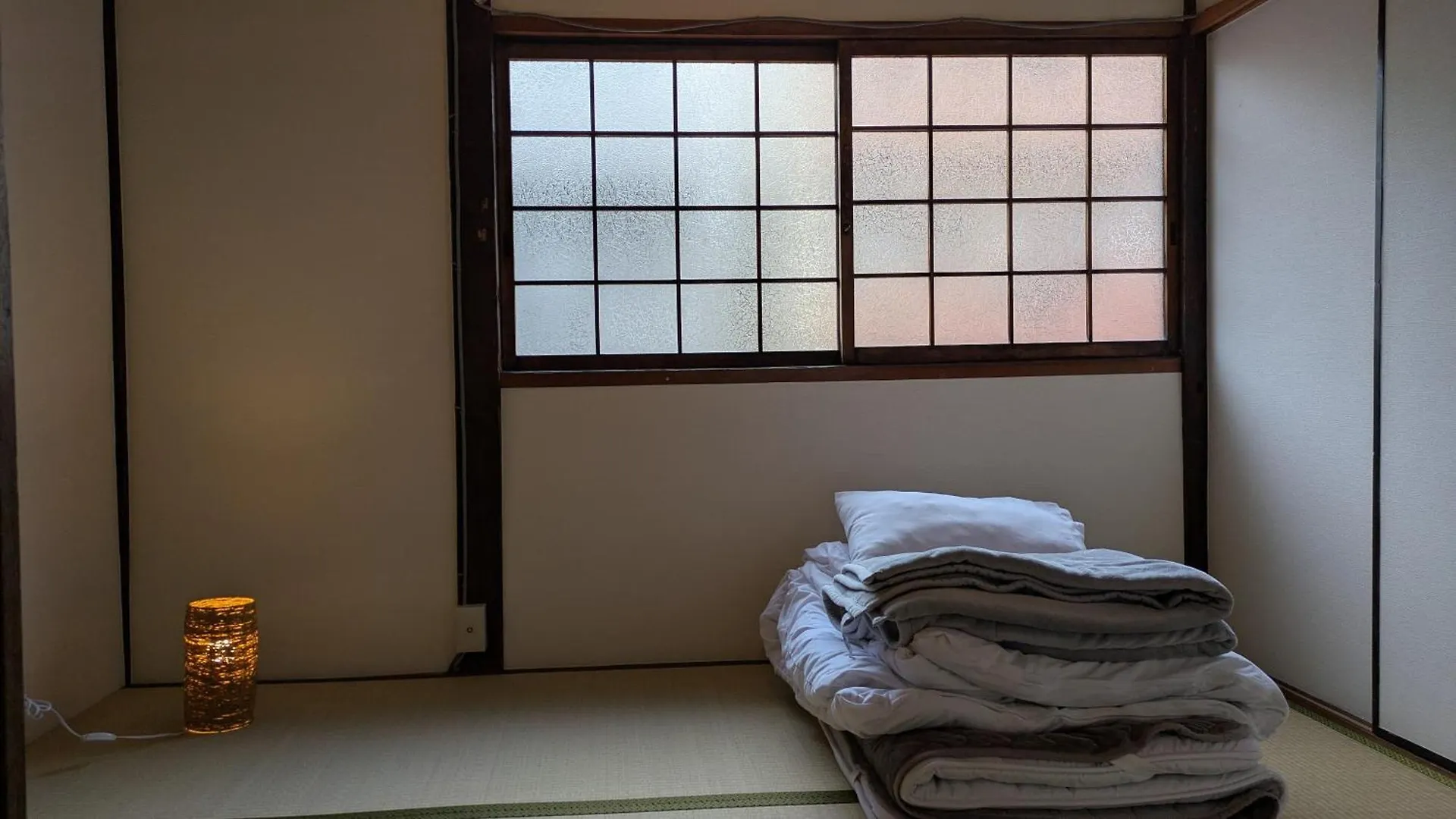 Umeda Oideya,梅田まで5分,古民家の貸切,最大8名,駅から徒歩5分 Apartment Osaka